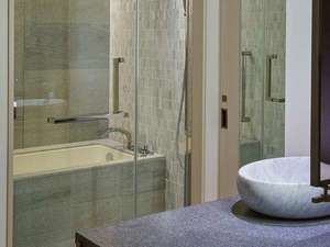 �o�X���[��