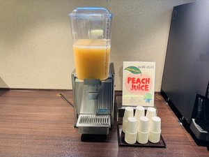 ◆大好評のウェルカム桃ジュース◆1Fロビーにてご用意しております♪(15時〜21時)