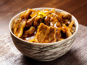 【朝食】室蘭ならではの味、室蘭やきとり丼もぜひご賞味あれ ※イメージ
