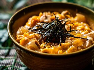 【朝食】新メニューの親子丼です。※イメージ