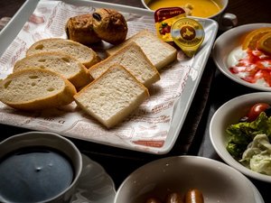 【朝食】朝食バイキング。パンや洋食メニューも充実しています。※イメージ