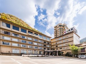 ■外観/東山温泉の入口・高台に佇む『御宿東鳳』
