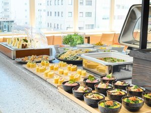 朝食会場AM6:30〜AM10:00(L.O.9:30)