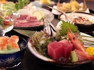 Japanese Kaiseki Cuisine sample picture Menu changes according to the seson.