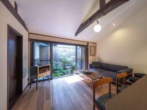 �y���s�{:�_���E���R�E�k������Ӂz���� ���t ��