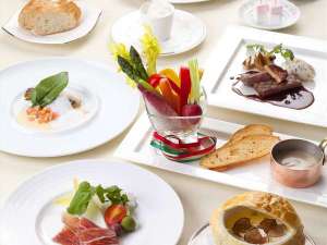 月替わりで楽しめる彩り鮮やかお洒落なフレンチ(一例)