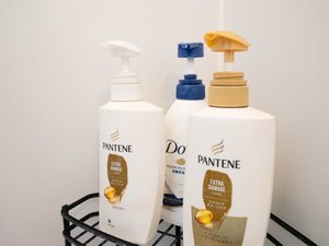 シャワールームは、シャンプー、コンディショナー、ボディーソープがございます。