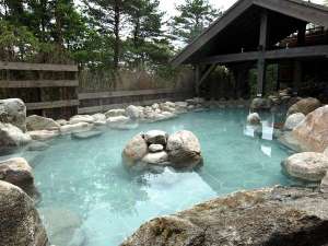 湯宿　季の庭（共立リゾート）：【大浴場】≪拾八の湯≫露天風呂