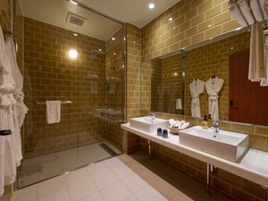 【デラックスルーム】シャワー室