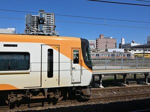 近鉄ホームからJR・北勢線・ホテルが見えます!