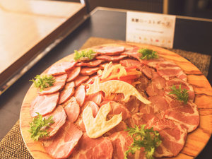 【夕食・恐竜メニュー】小さなお子様が大喜び!恐竜モチーフのメニューもございます♪