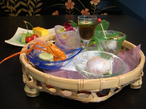ご夕食一例:季節の食材を取り入れた前菜5点盛り旬のお味でひとつひとつ丁寧に仕上げました