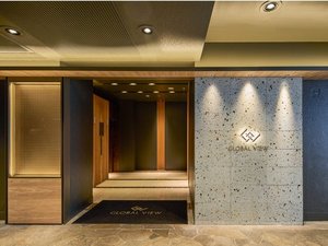 【ホテル正面玄関】