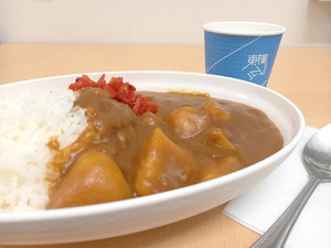 【大好評】夕食のカレーは毎日無料で提供中