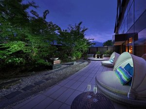 テラスラウンジ