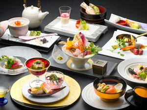 【創作会席】食事は旅のメインイベントの一つ。おしゃべりが弾む、思い出に残るディナータイムを演出します