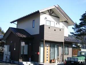 管理棟外観フロント受付です。