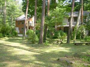 【山梨県の貸別荘・コテージ・ログハウス・コンドミニアム】静かな森の貸別荘 河口湖マミアーナビレッジ