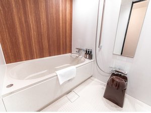 全室バス・トイレ別。湯船でゆっくりくつろげる快適な客室設計