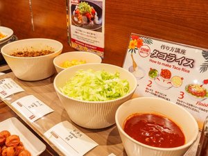 約40種類の朝食バイキングをお楽しみいただけます。
