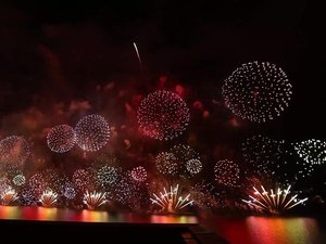 夏の一大イベントは琵琶湖大花火大会。大輪の花火が夜空を彩ります。