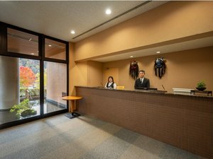 【施設/フロント】笑顔でお客様をお出迎え致します