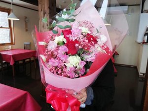 <プランカスタマイズ>フラワーアレンジメント/素敵な記念日に花束のプレゼントはいかが?