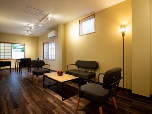 カフェダイニング店内(maruru cafe)2023年8月全面改装