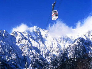 【新穂高ロープウェイ】日本で唯一の2階建てロープウェイ。北アルプスの大自然と雲上の世界を体験!