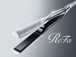 ReFa STRAIGHT IRON アメニティバー内の貸出カードをフロントへお持ちくださいませ。