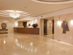 【ロビー】清潔感あるロビーでごゆっくり旅の疲れを癒してください。