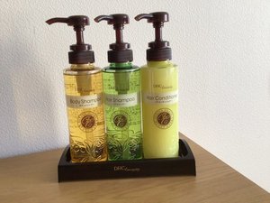 �V�����v�[�E�{�f�B�\�[�v�E�R���f�B�V���i�[