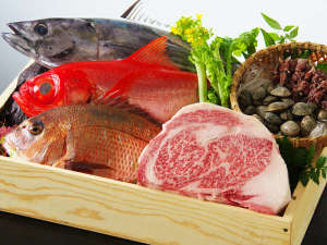 �l�G�܁X�A�y���̏{�H�ނ𐶂������鐼�َ����̂������̐��X�������\�������B