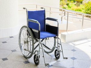 車椅子の貸し出しもございます
