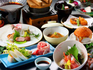 旬の素材や地元食材をお楽しみください(料理一例)