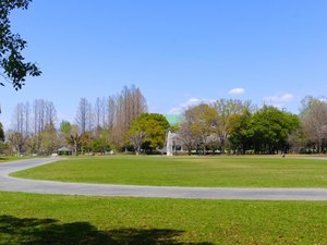 【当館から車で13分】広大な敷地で、スポーツ施設やアスレチックが充実している「庄和総合公園」
