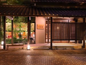 外観(夜)
