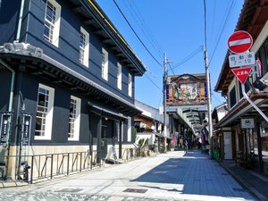 【当館から車で8分】古い街並みを活かしたガラス工芸店やレストランが並ぶ観光スポット「黒壁スクエア」