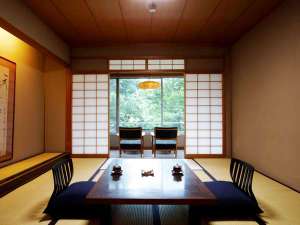 【本館】庭園側・一般客室(和室10畳+広縁)