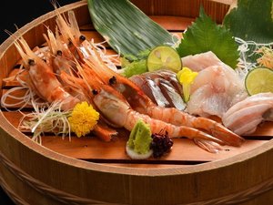 【山形・庄内の味覚饗宴♪特選プラン】メイン料理選択メニュー(ボタン海老5尾と庄内浜刺身盛り例)
