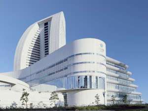 【周辺施設】「パシフィコ横浜」国際会議を初め、学会やコンサートなどが開催されています。
