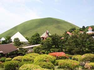 園内から大室山を望む(シャボテン公園)