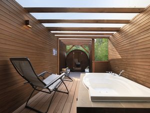サウナ&ジャグジー風呂が付いた客室もございます