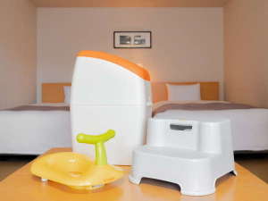 貸出用 おむつ用ゴミ箱、踏み台、補助便座