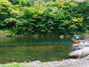 【鬼怒川ライン下り】4月中旬から11月下旬まで。大自然の渓谷美をお楽しみください。