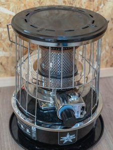 冬季冷暖房のないお部屋にはアルパカストーブを常設!使い方の動画もあるから安心♪