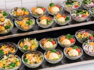 朝食ブッフェ 色とりどりのサラダをご用意