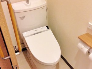 お部屋のトイレはウオシュレットです。