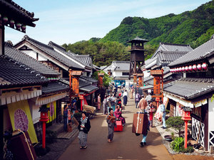 EDO WONDERLAND �����]�ˑ��B���ق��炨�ԂŖ�25���i�ɖZ���������j�B