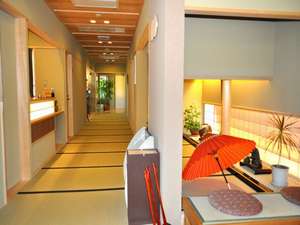 玄関から帳場へ